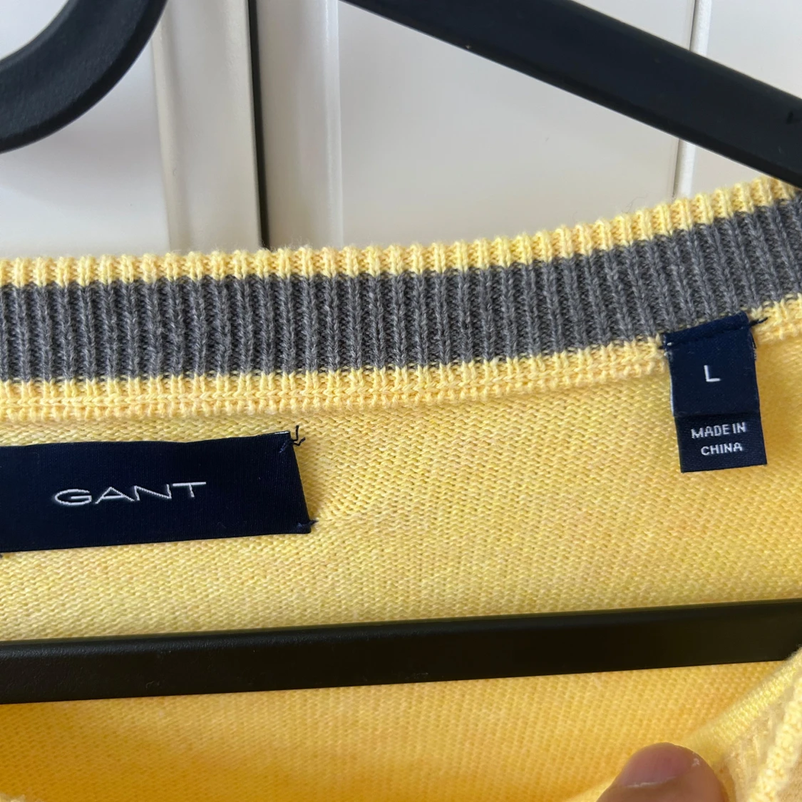 Gul stickad tröja från GANT - 2