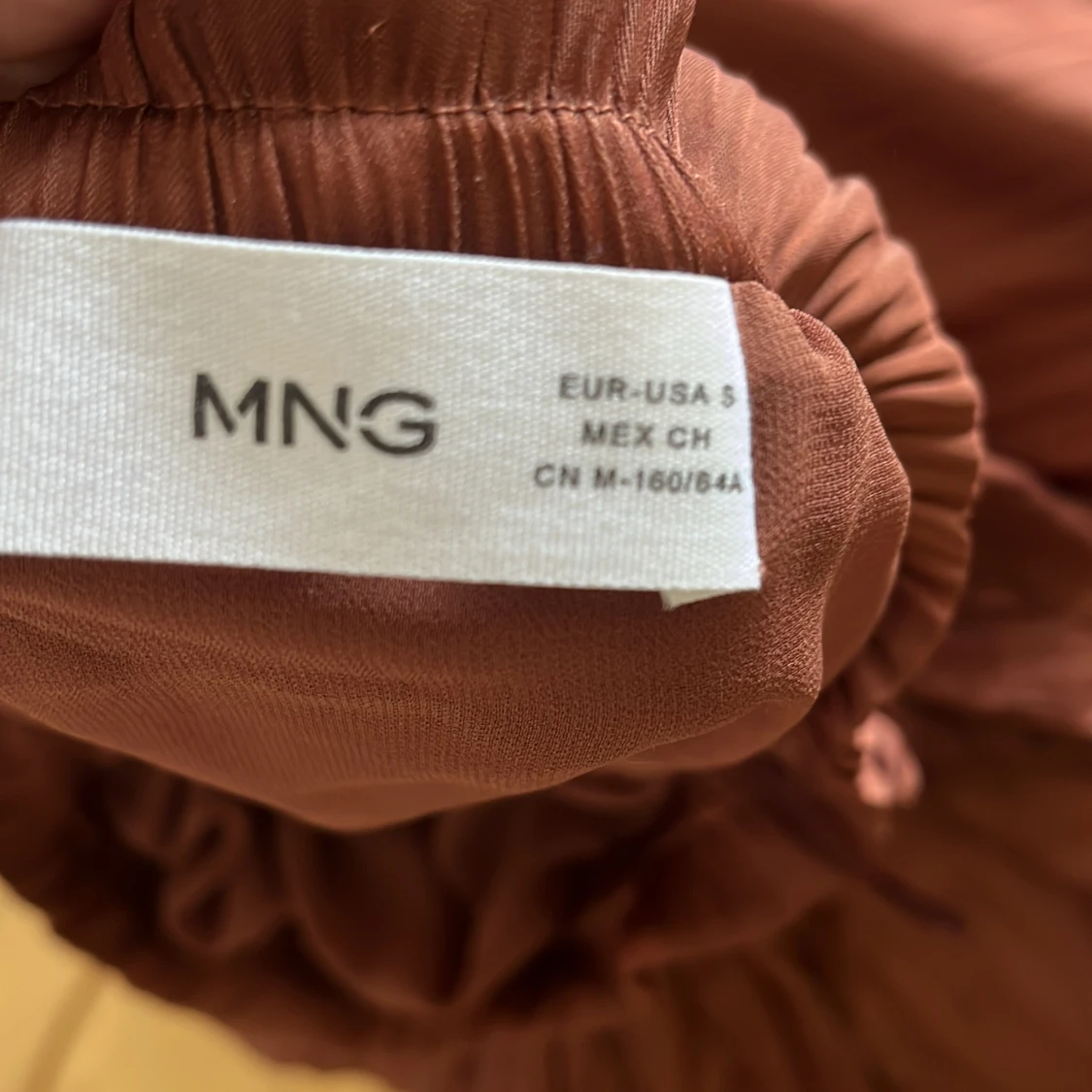 Brun volangkjol från Mango - 3