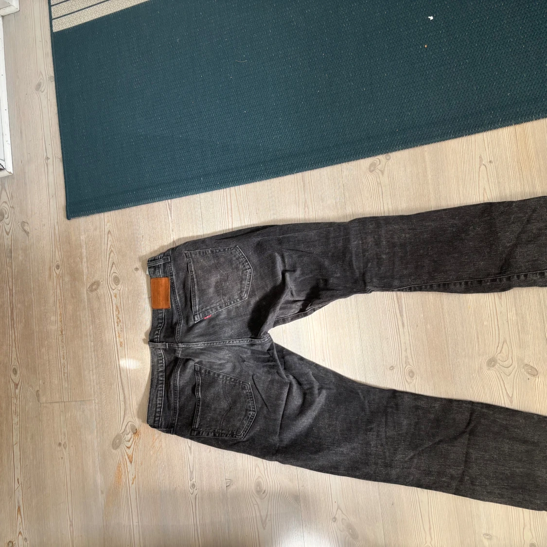 Levi's 502 svarta jeans W31 L32 - 2