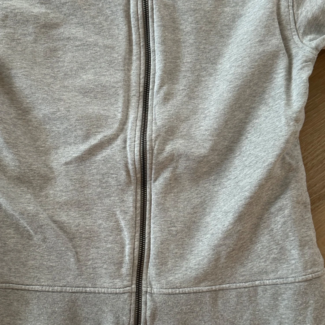 Grå tröja med plisserad nederdel Karl Lagerfeld - 4