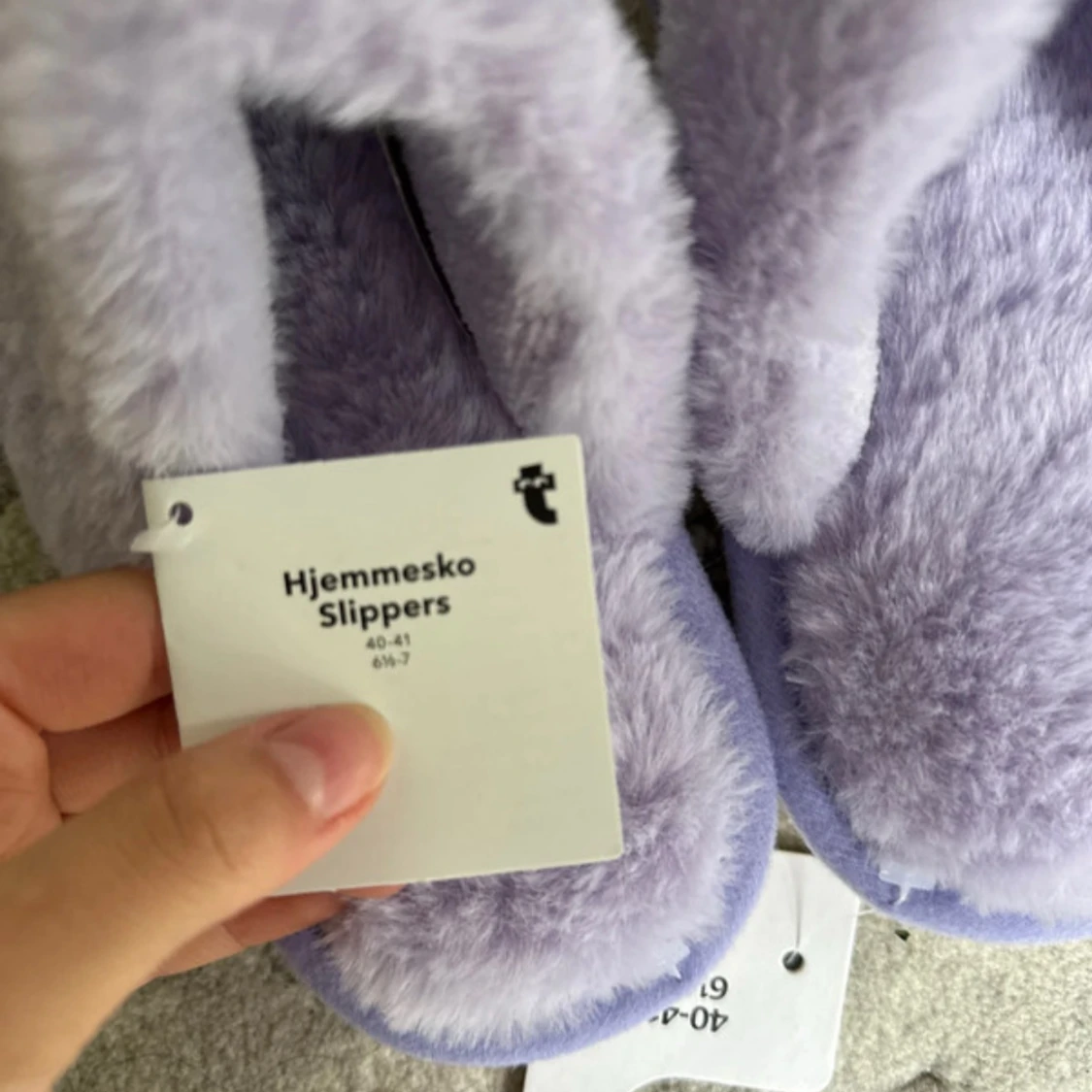 Lila fluffiga slippers med paljetter - 2
