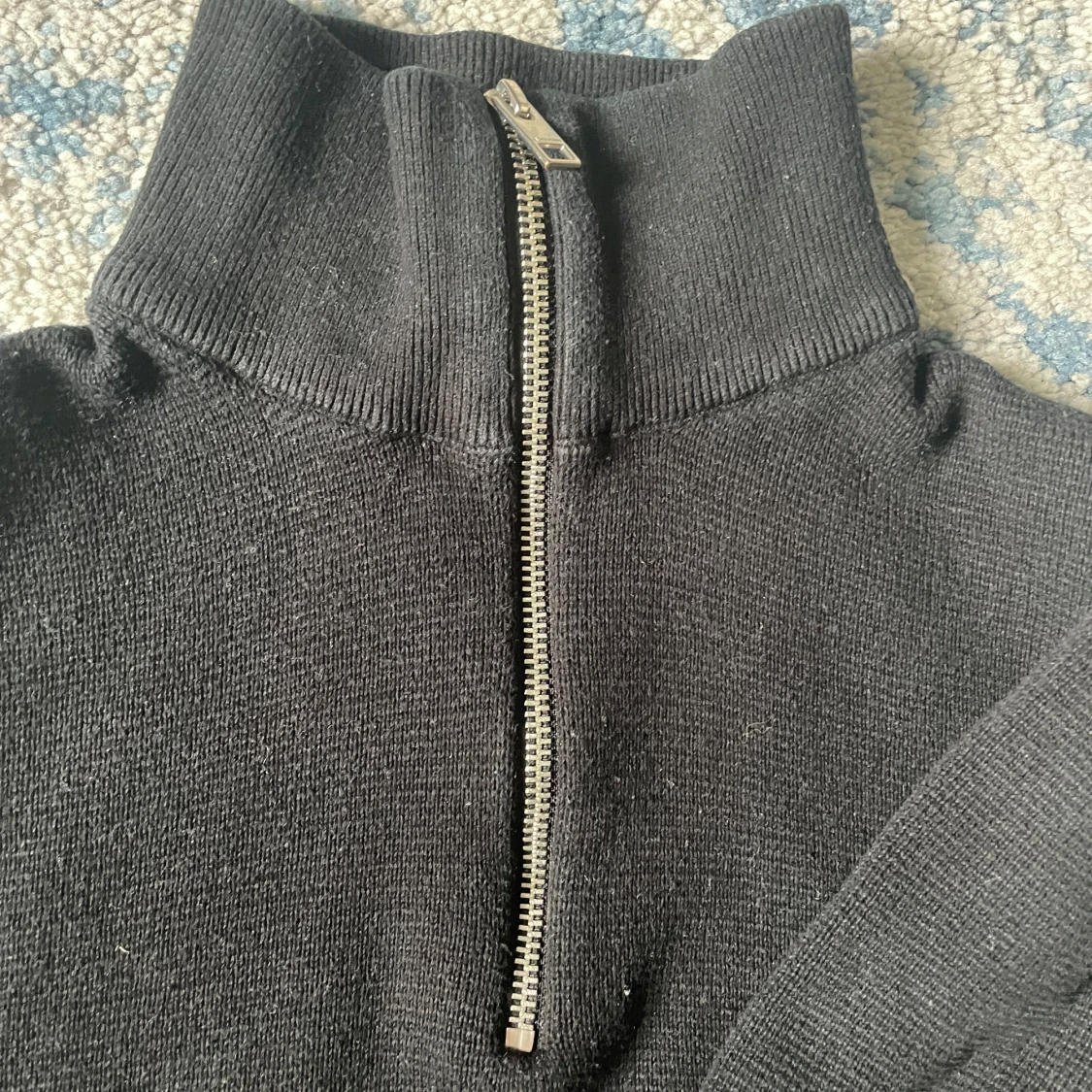 Svart stickad half zip från Jack & Jones - 1