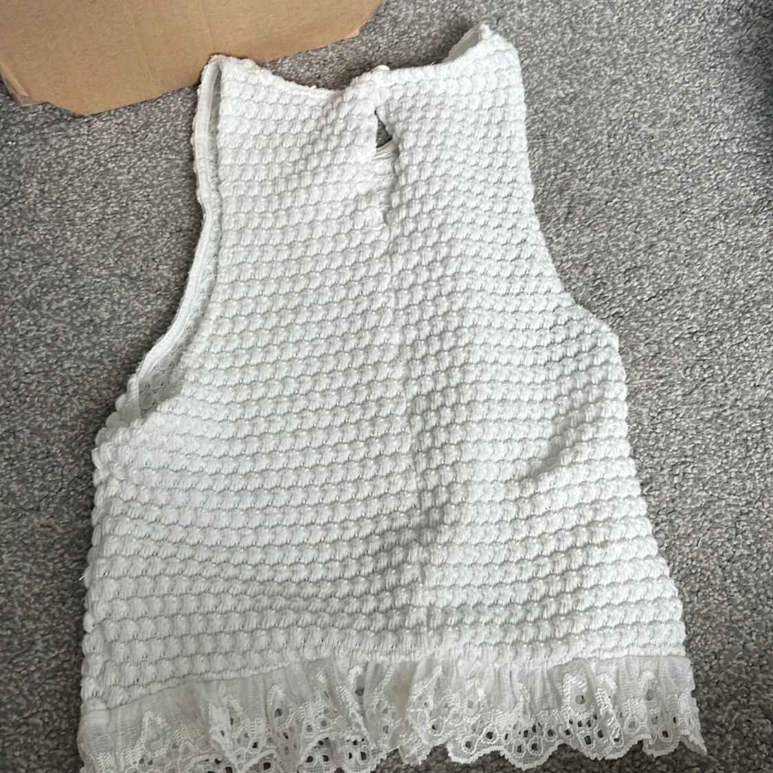 Vit ärmlös topp från Zara med spets - 1