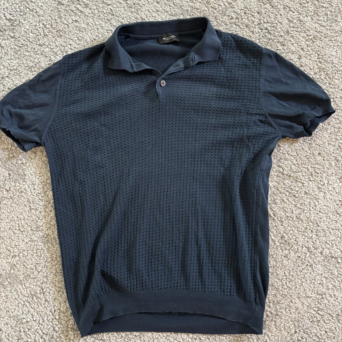 Mörkblå pikétröja från Sand Copenhagen