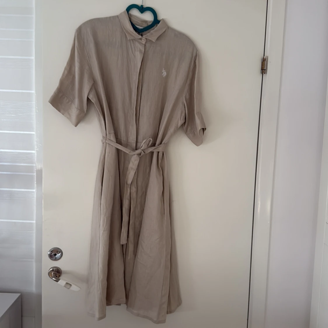 Beige linnéklänning U.S. Polo Assn M - 1