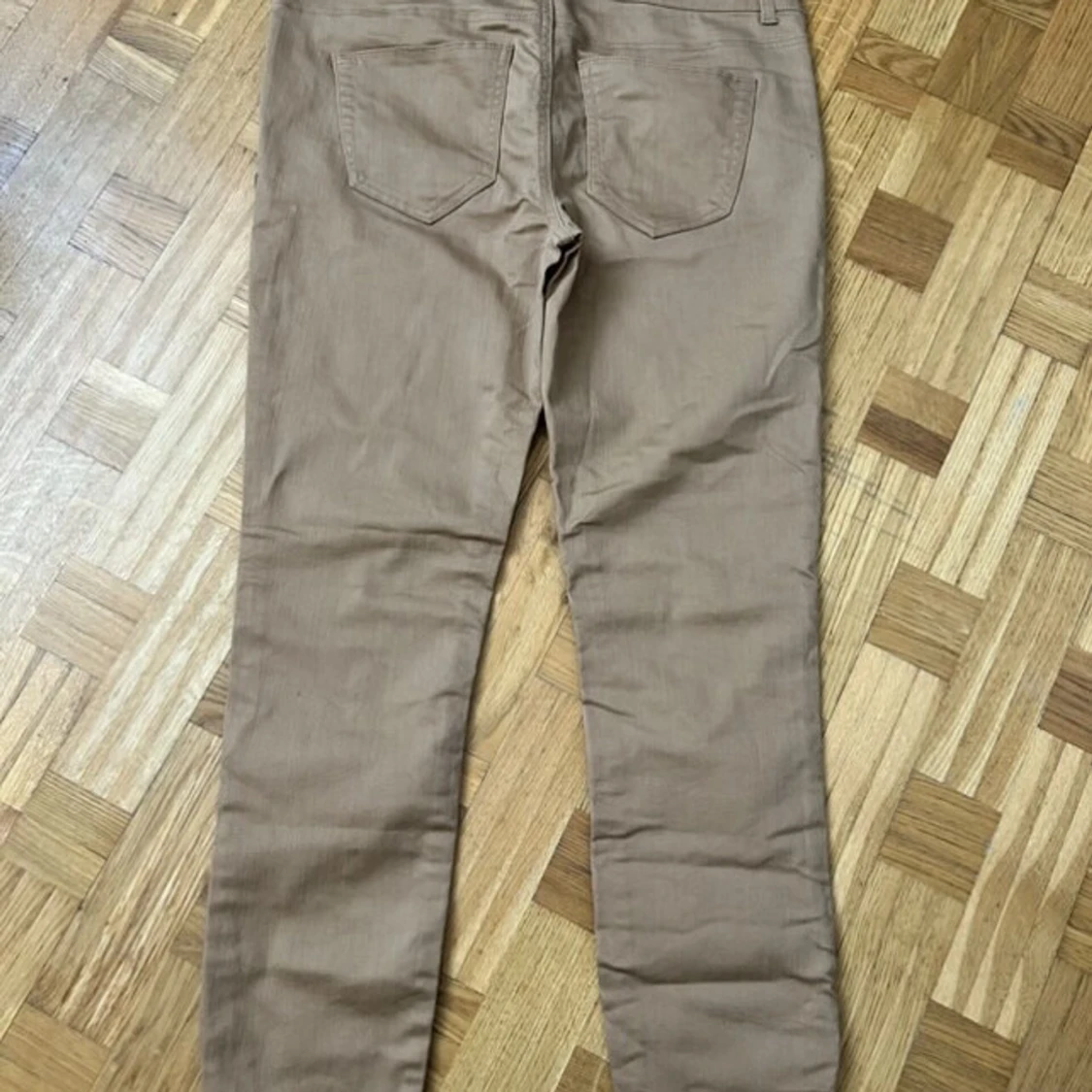 Beige skinny byxor från Vero Moda - 2