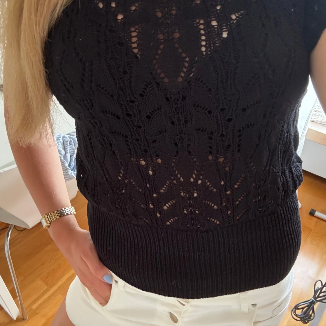 Svart stickad topp från Lindex - 2