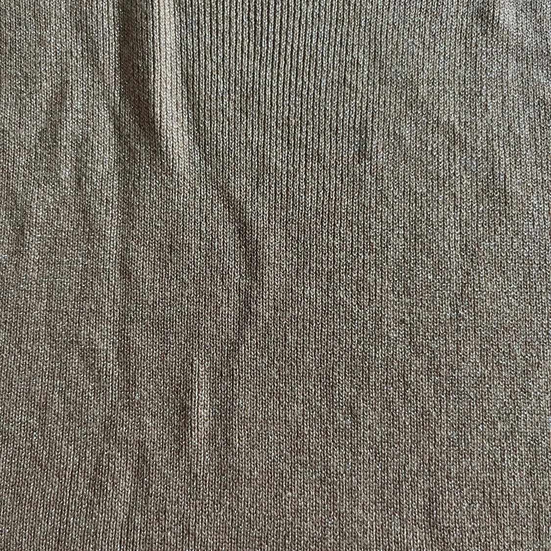 Glittrigt festlinne i champagne  - 2