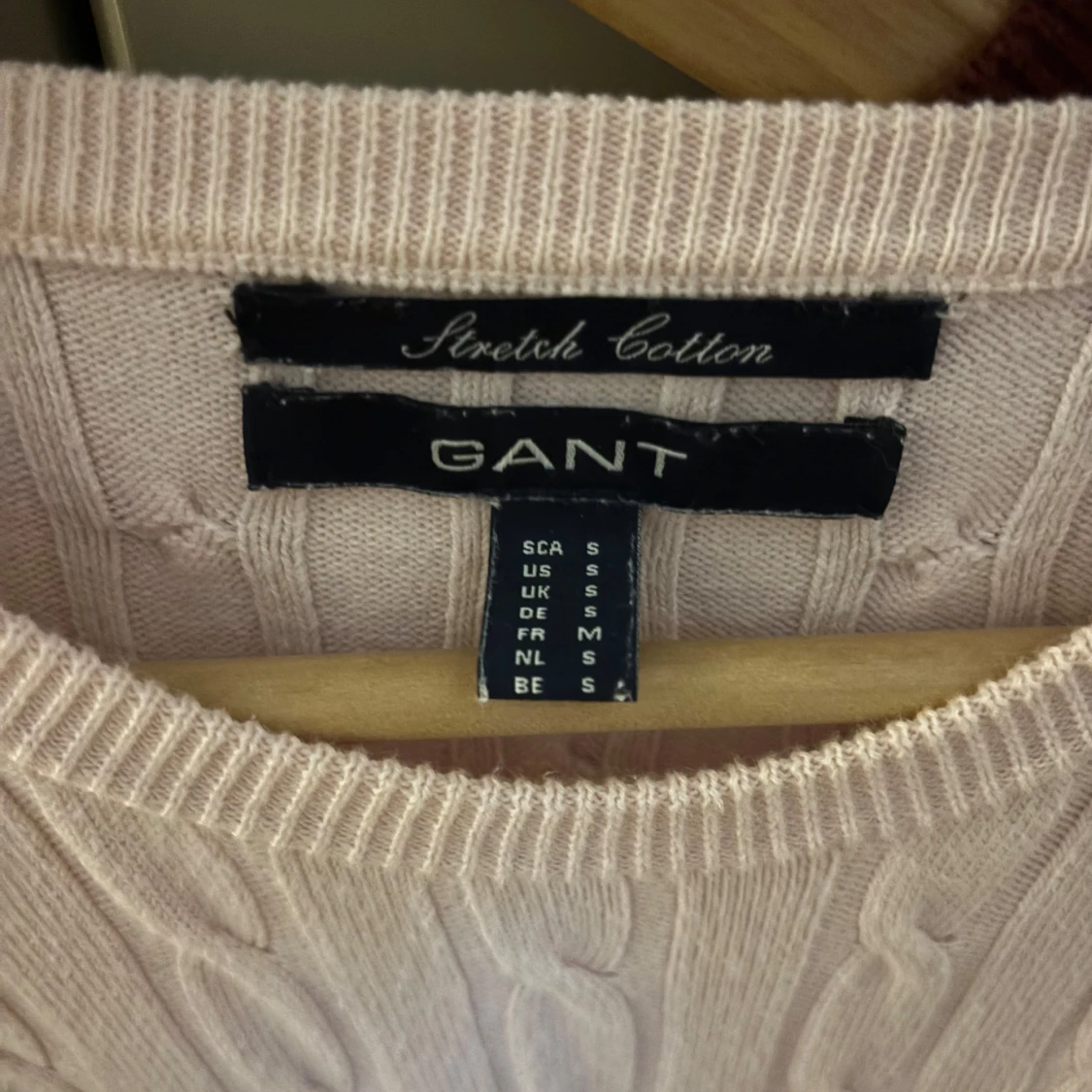 GANT kabelstickad tröja rosa & vinröd - 1