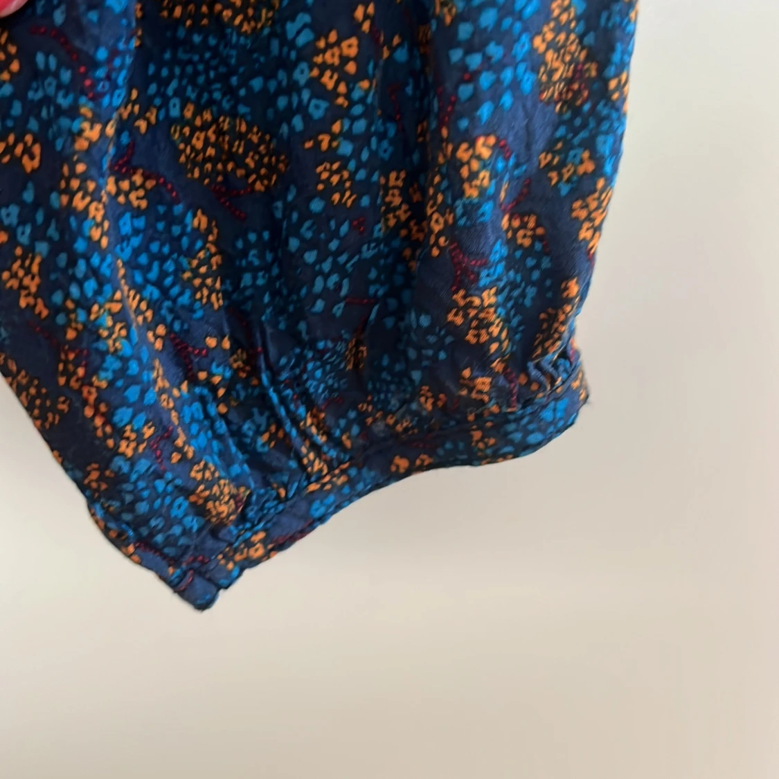 Blommig blus från Esprit i blått och orange - 3