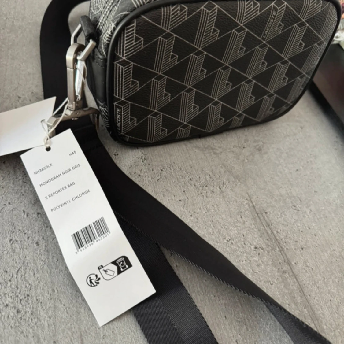 Helt ny axelväska från Lacoste  - 1