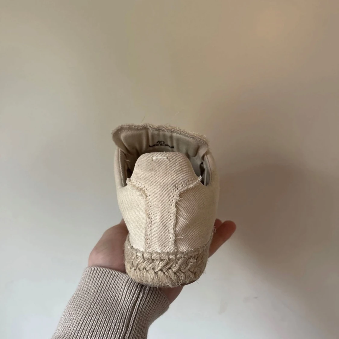 Beige sneakers från Maison Margiela - 1