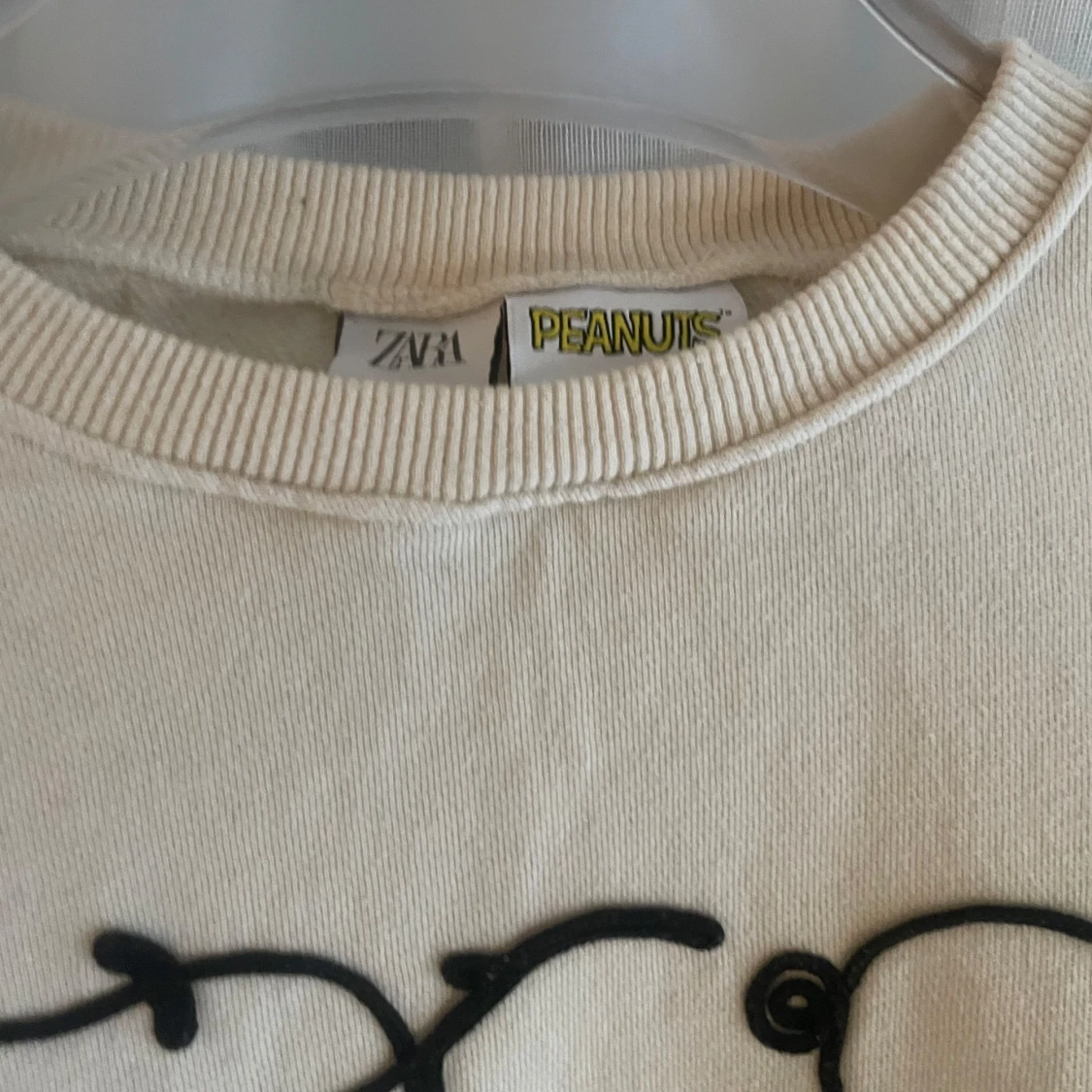 Vit sweatshirt med Snoopy-tryck från Zara x Peanuts - 1