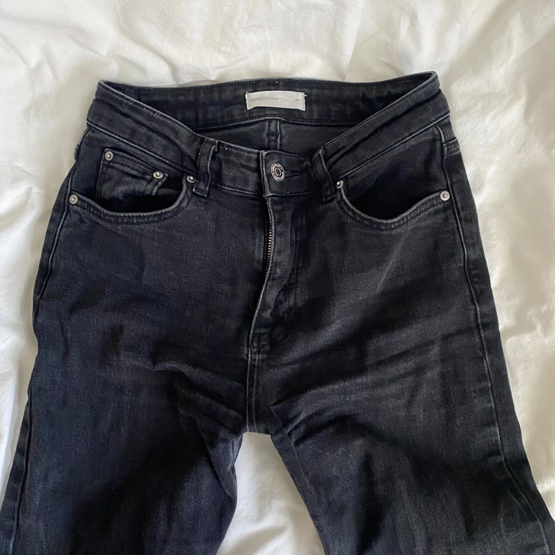 Svarta bootcut jeansbyxor  - 1