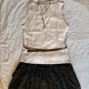 Y2k set - Kjol & topp i y2k stuk säljes då jag aldrig använt!