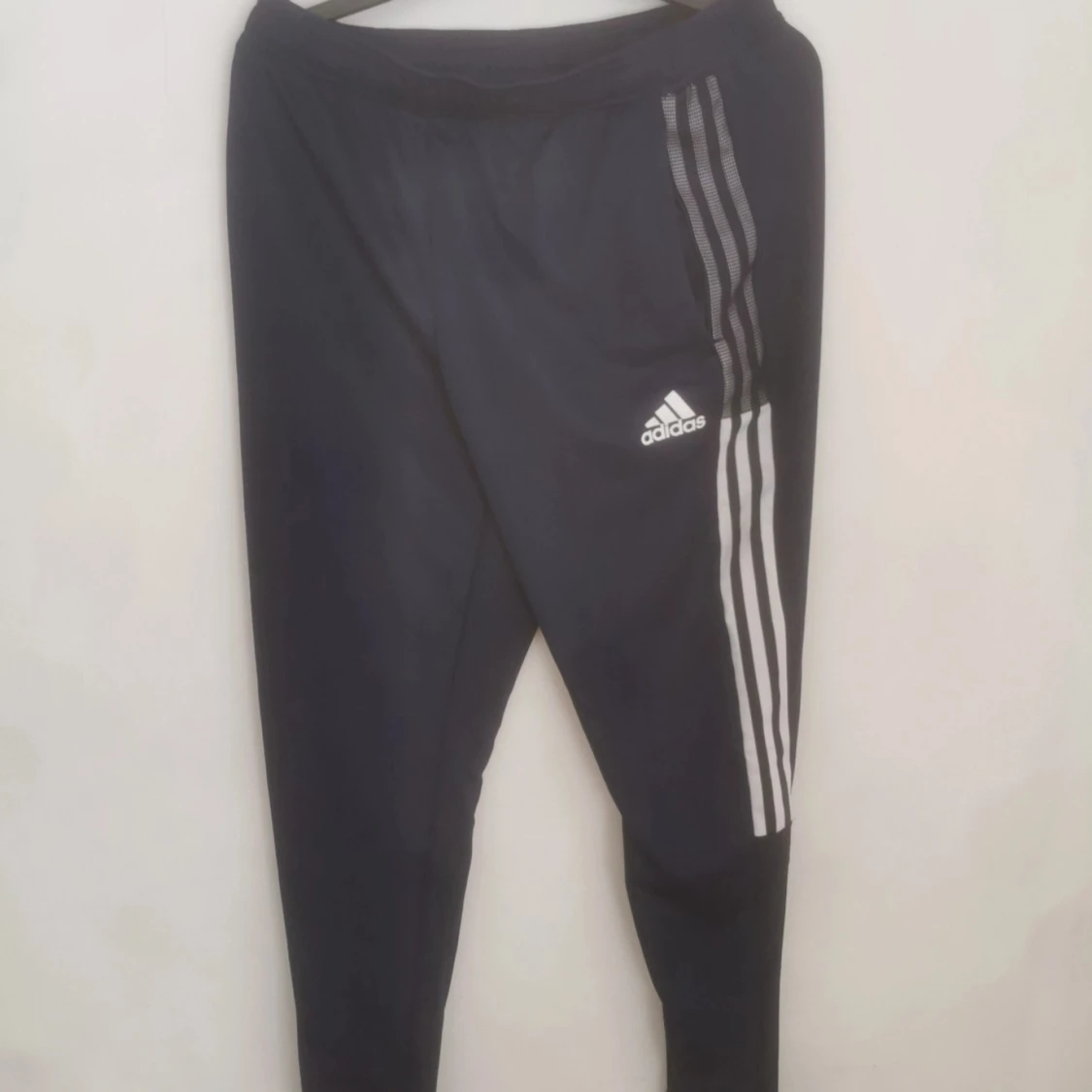Adidas träningströja och sportbyxor - 90