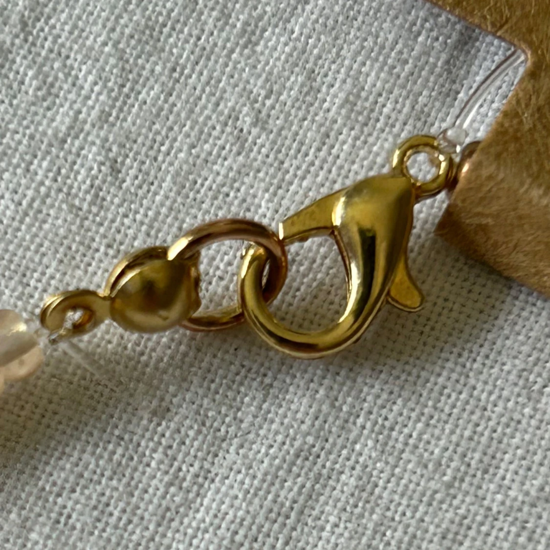 Pärlarmband med guldfärgat lås - 1