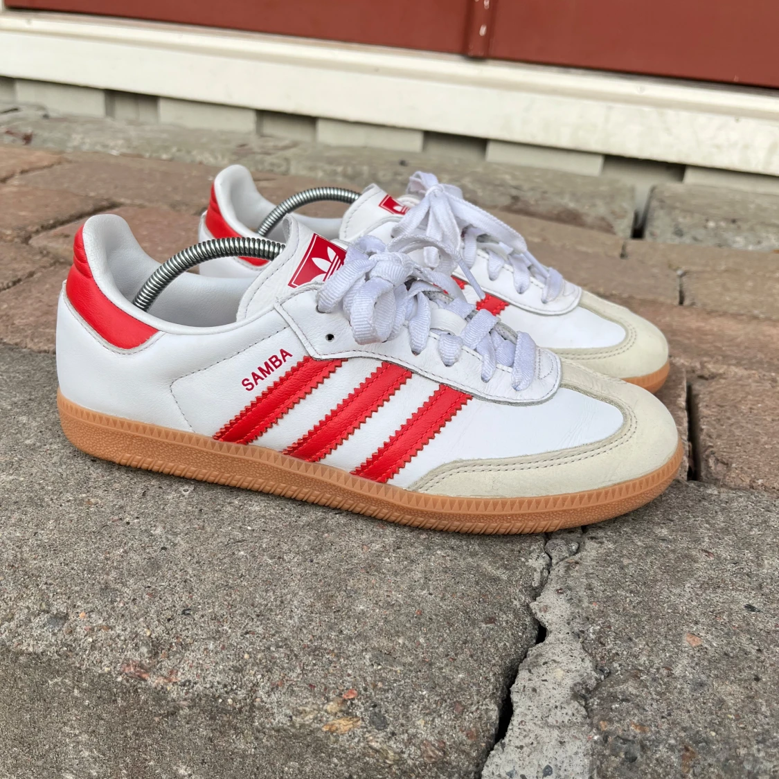 Adidas Samba OG W - låga sneakers med röda ränder - 3