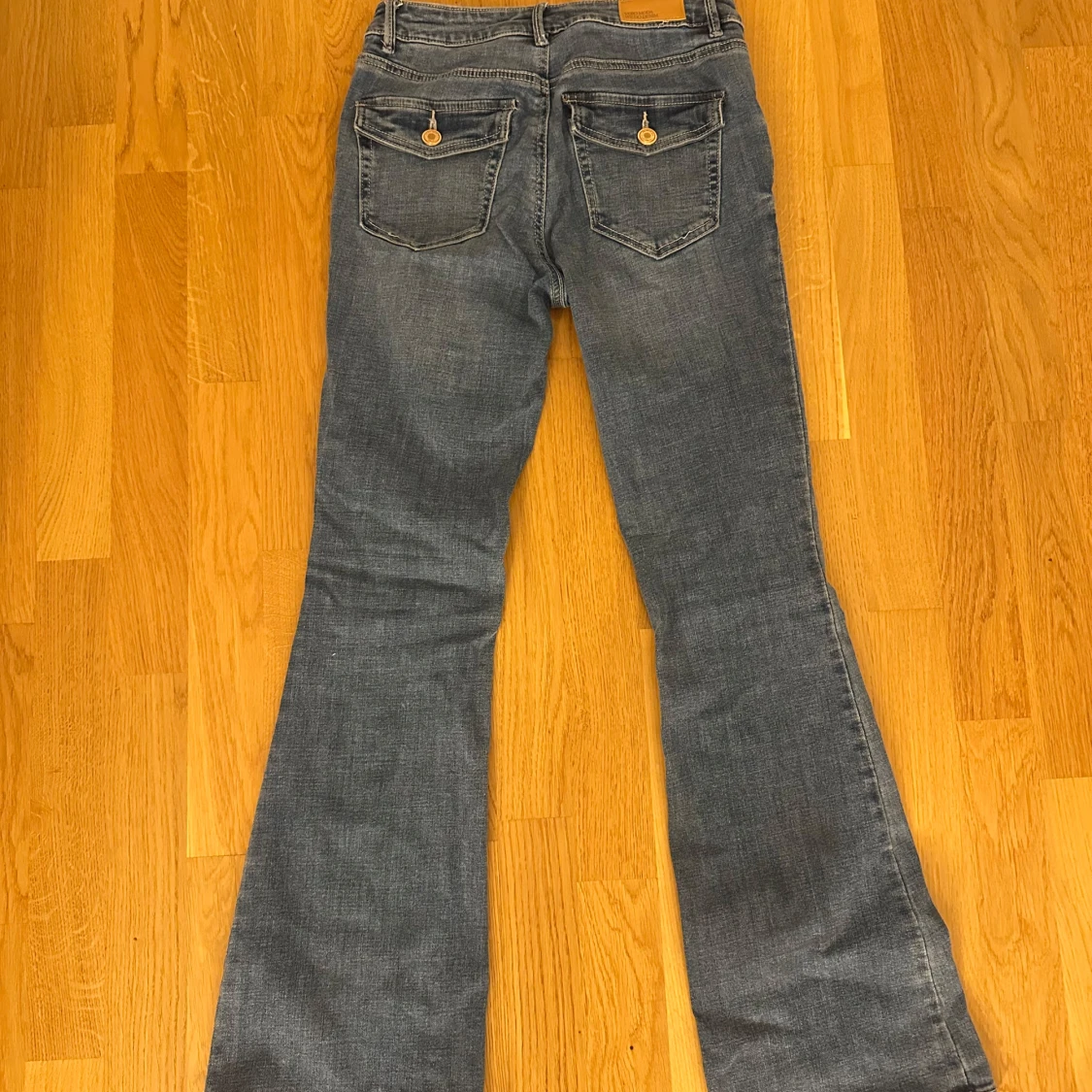 Blå bootcut jeans - 1