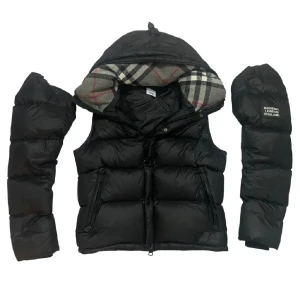 Burberry Lockwell Jacka/Väst - Kan göras om till väst, inga defekter eller liknande.