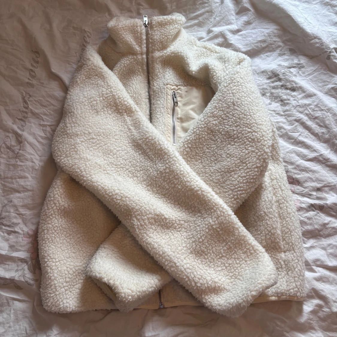 Vit teddyjacka med dragkedja - 1