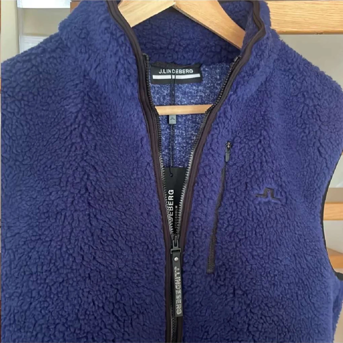 Blå fleeceväst från J.Lindeberg - 1