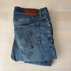Tiger of sweden jeans - Pra passform. Storlek 31/34. Står inte för fraktens slarv. 