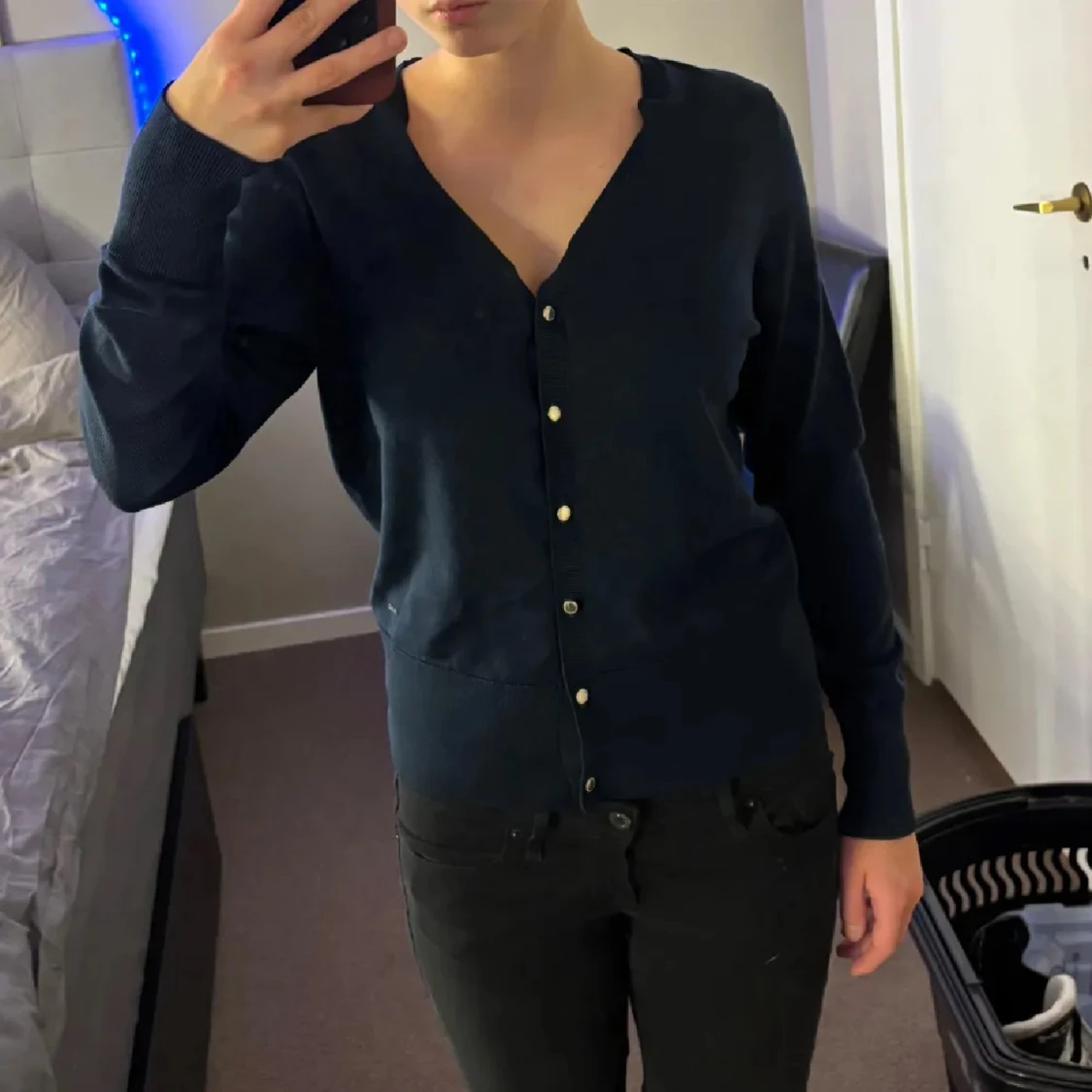 Mörkblå kofta från Holly & Whyte