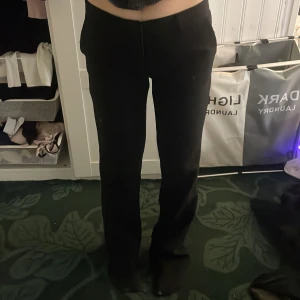 Kostymbyxor  - Bootcut kostymbyxor köpta från Nelly för ca 400 kr, lite noppriga 🥰
