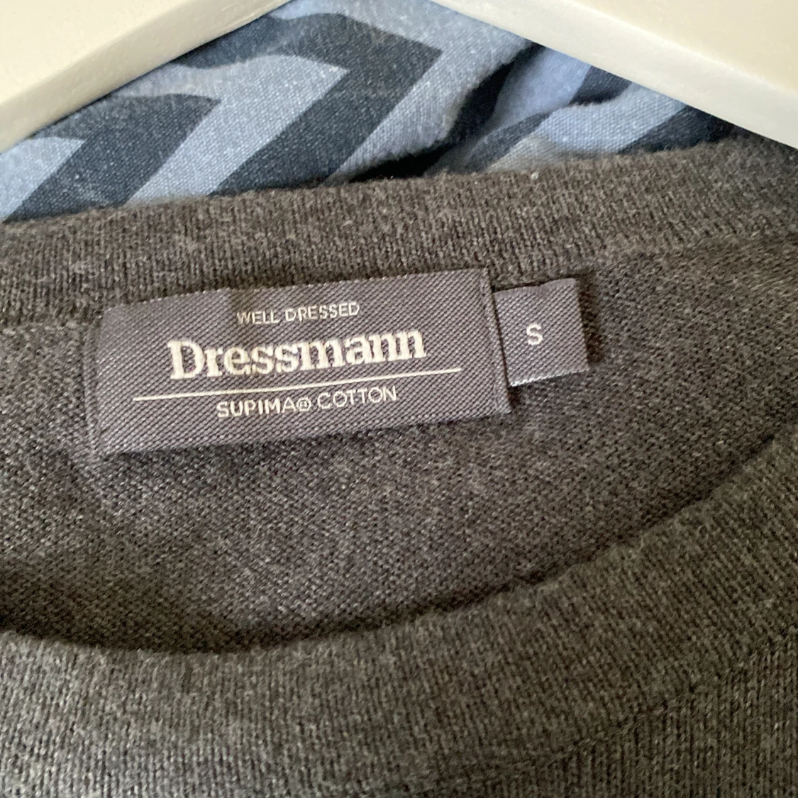 Mörkgrå tröja från Dressmann - 2