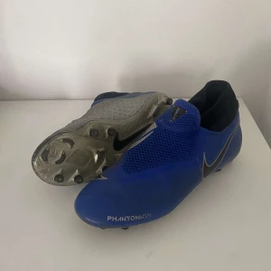 Nike phantoms - Använda men hela och fina. Tillverkas inte längre.