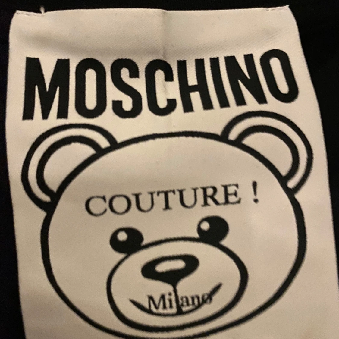 Svart t-shirt med björntryck från Moschino - 1