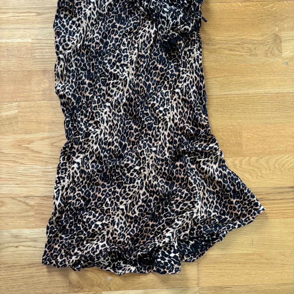 Leopardmönstrad kjol