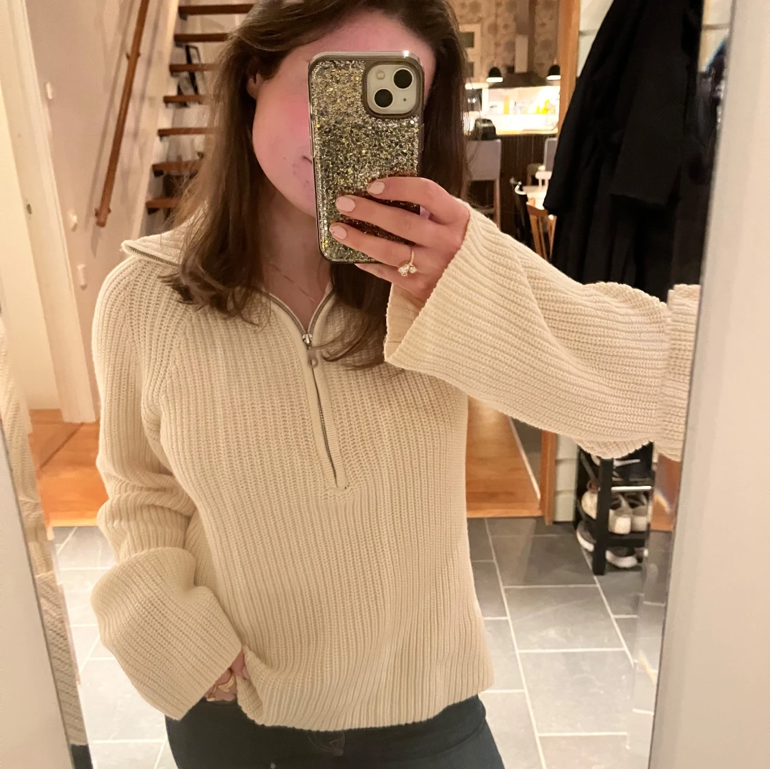 Beige stickad tröja från H&M