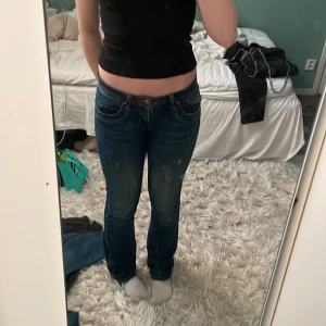 Mörk blåa jeans - Jättefina mörkblåa jeans från LTB 