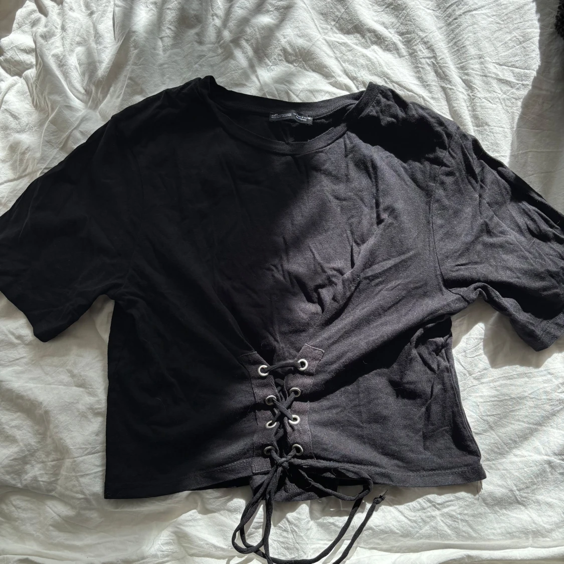 Svart croppad topp från Zara - 1