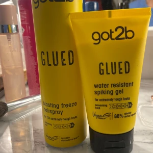 Glued Hårspray och Spiking Gel från got2b - Säljer got2b Glued blasting freeze hårspray och water resistant spiking gel. Hårsprayen ger extrem hållbarhet i upp till 72 timmar och spiking gelen är vattenresistent med en skrikande hållfasthet. Båda produkterna är veganska och innehåller naturliga ingredienser.