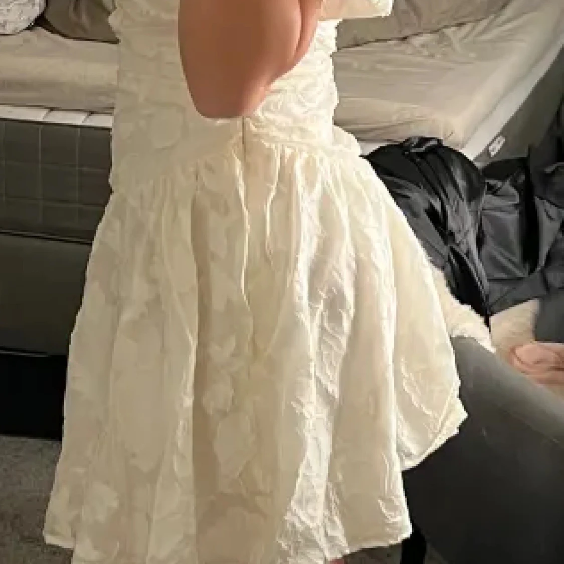 Vit blommig klänning - 1