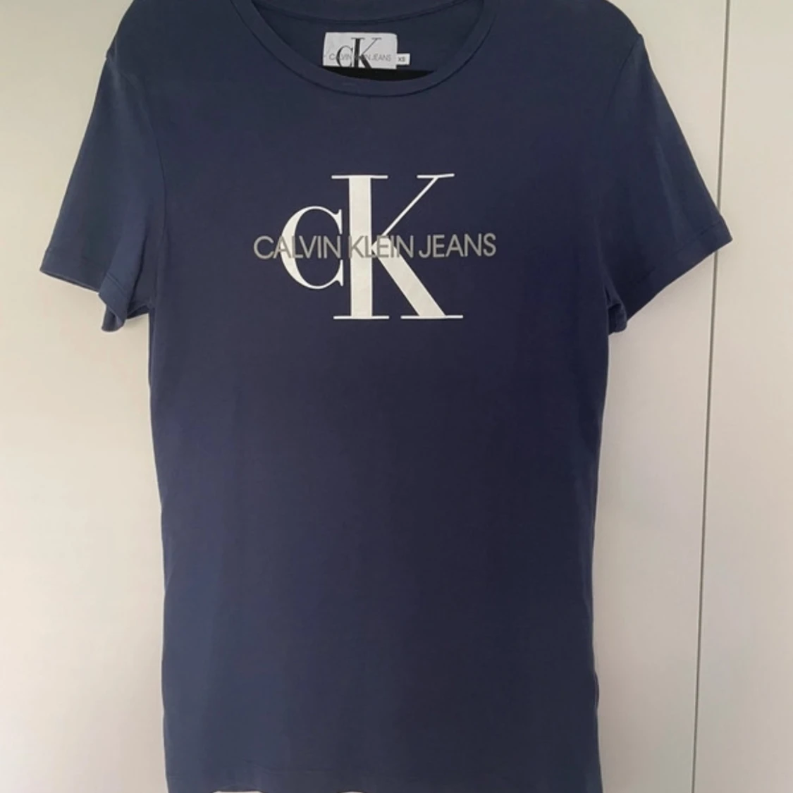 Mörkblå t-shirt från Calvin Klein Jeans - 1