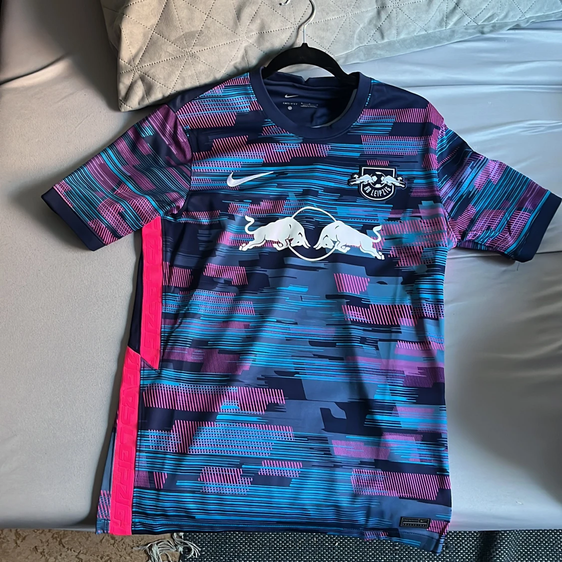 Signerad Emil Forsberg fotbollströja