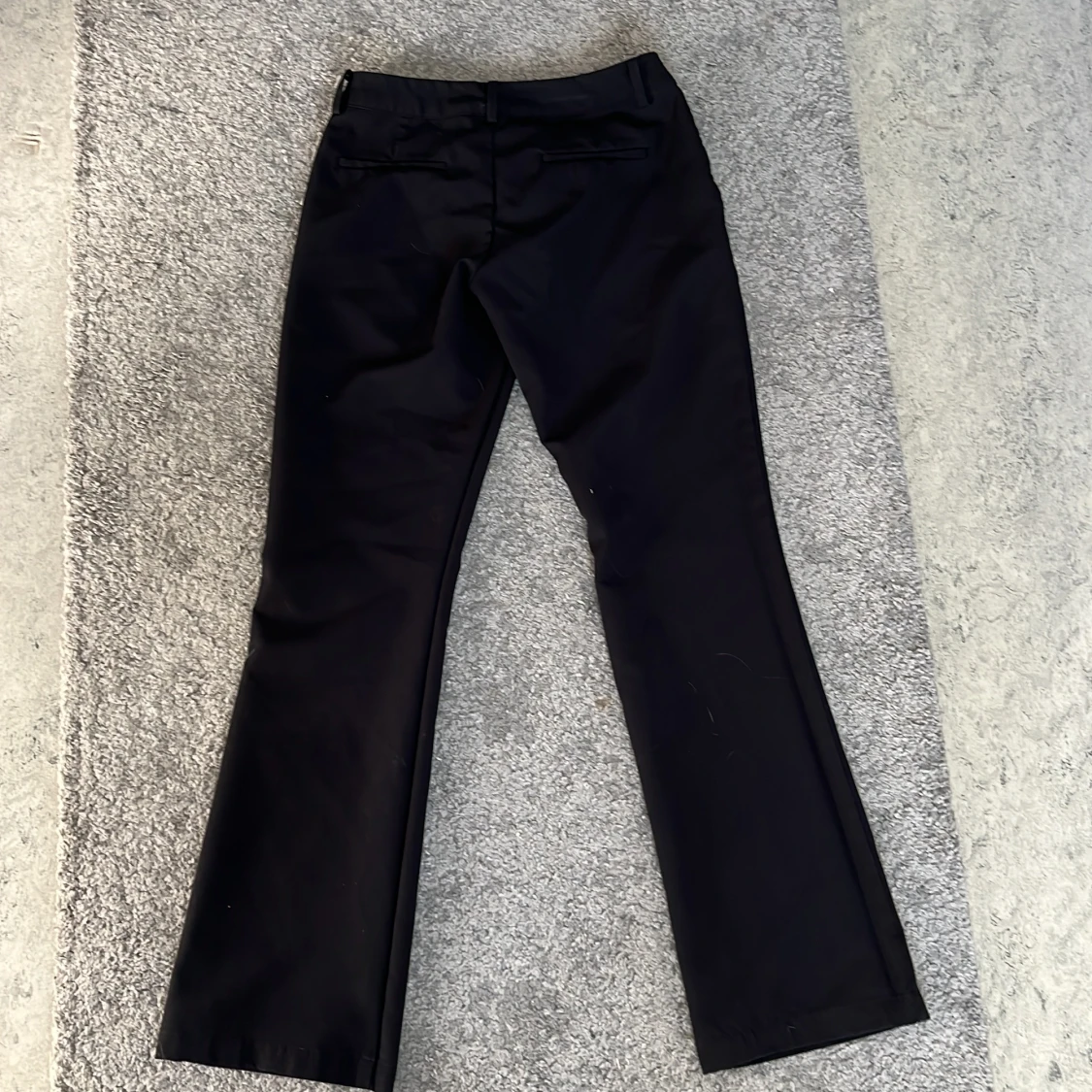 Svarta kostymbyxor från BikBok - 1