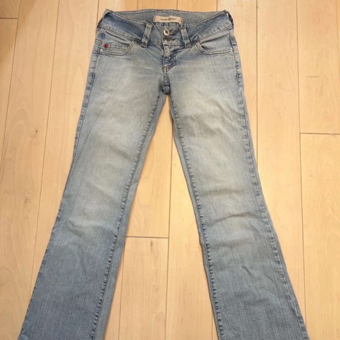 Ljusblå flare jeans från Vero Moda - 3