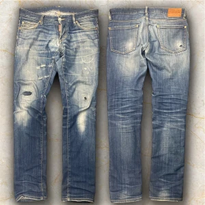 Vintage dsquared2 jeans - Riktiga feta dsquared brallor med nice wash. Sitter ganska slim men är inte för tajta, stretchiga. Bara att skriva om du vill ha mått och bilder! Storlek 46 (W30)