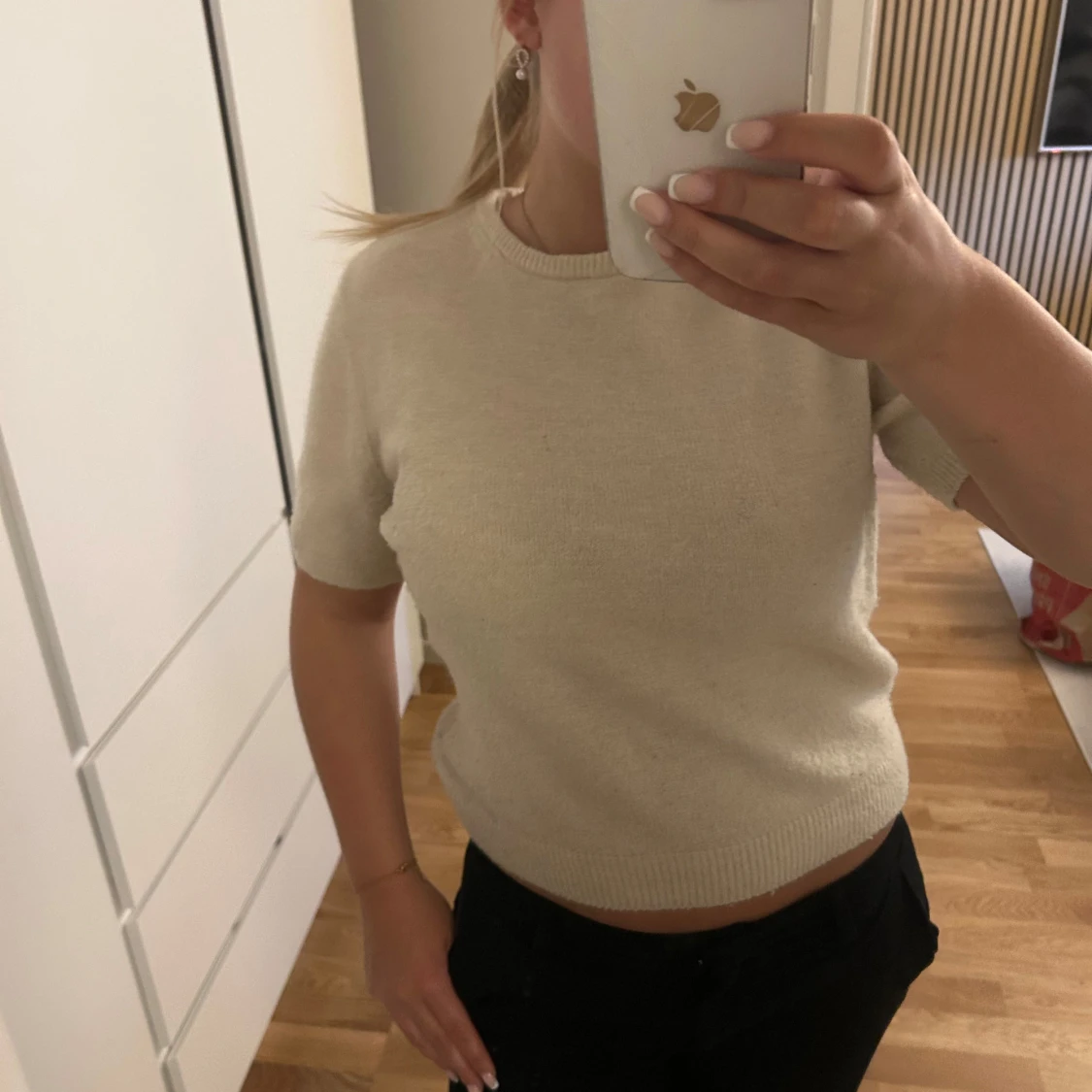 Vit stickad kortärmad tröja - 1