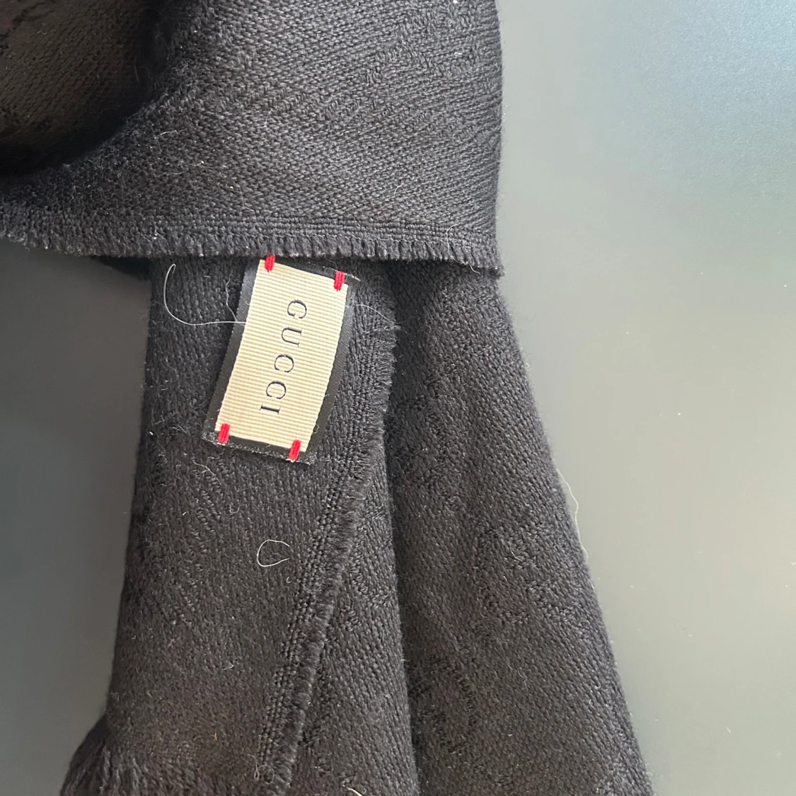 Svart halsduk från Gucci - 1