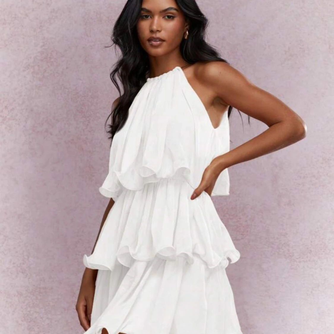 Vit ärmlös klänning med volanger - 1