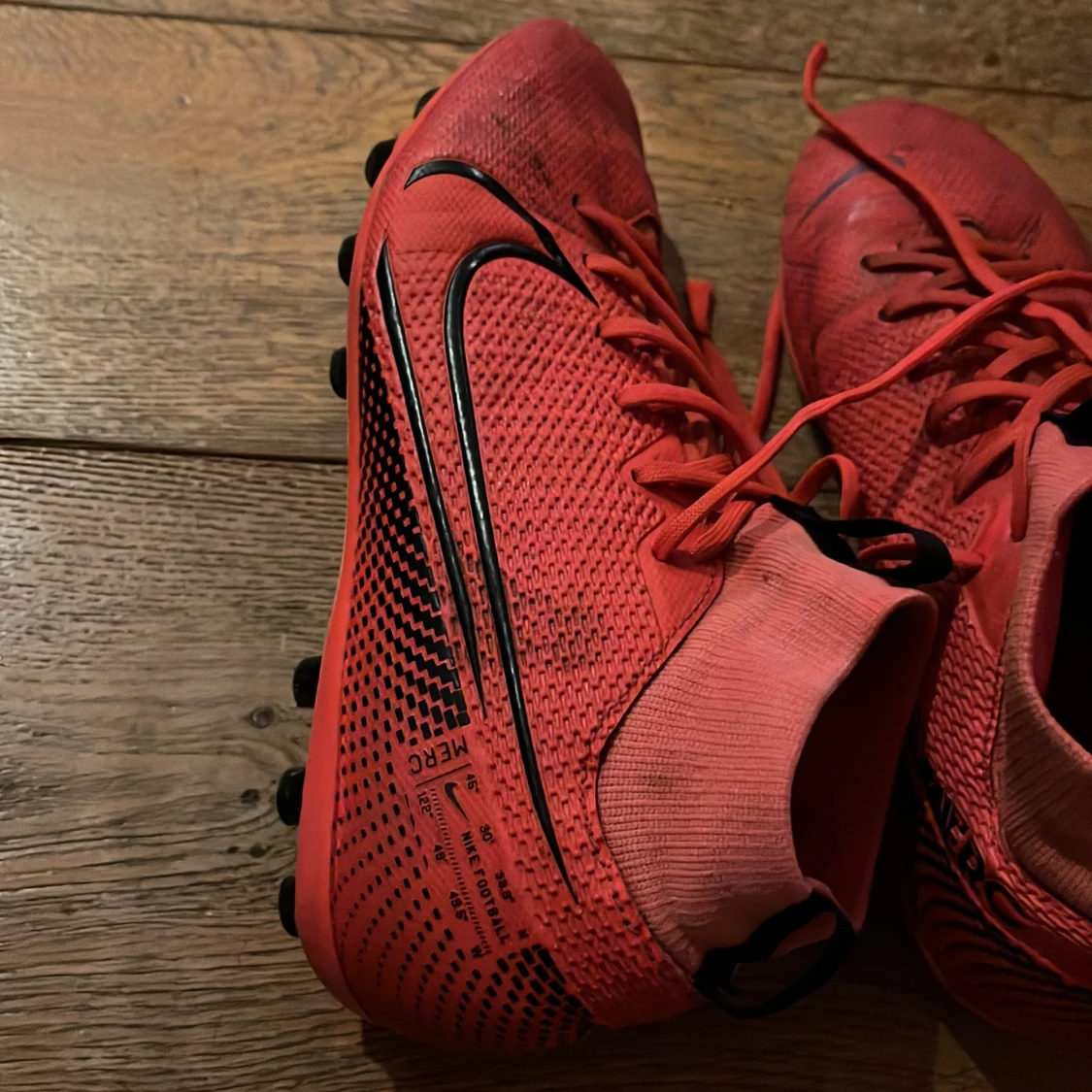 Röda mercurials - 3