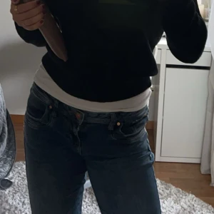 ltb valerie jeans - supersnygga lågmidjade jeans från ltb 💕 sparsamt använda utan defekter, medelljus tvätt!  w28 l32 