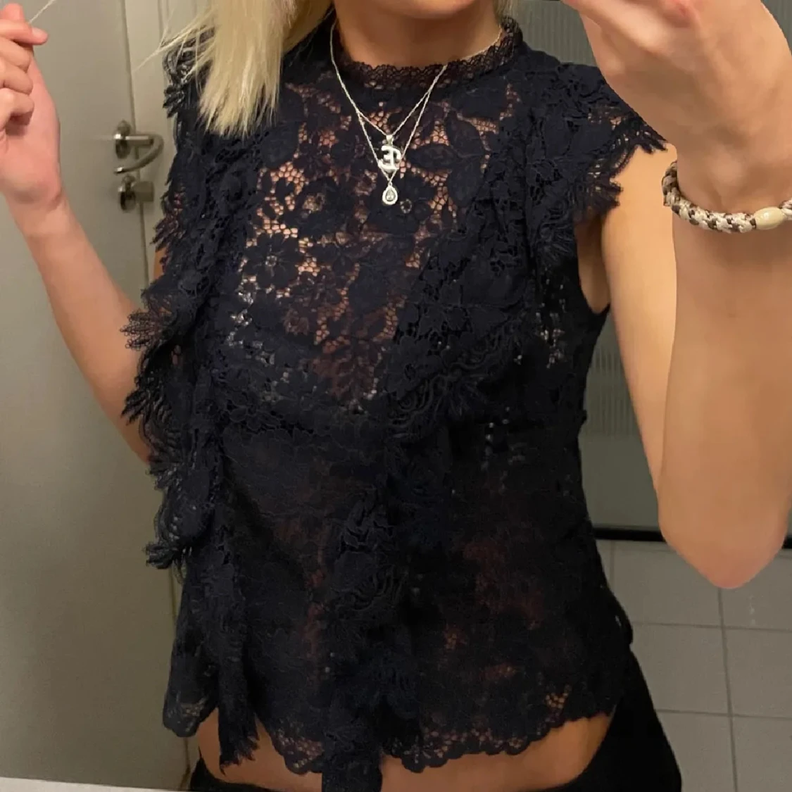 Mörkblå spetsblus från Zara - 2