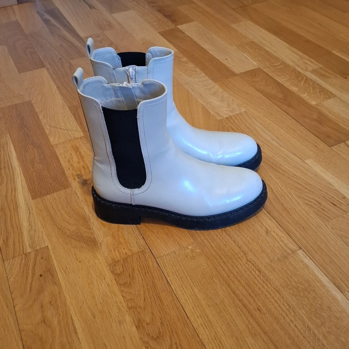 Vita boots med dragkedja - 1